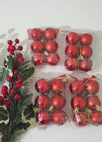 24 Adet Parlak Yılbaşı Topları 