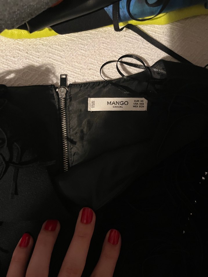 Mango Siyah Kolsuz püskül Detaylı mini Elbise - Görsel 3