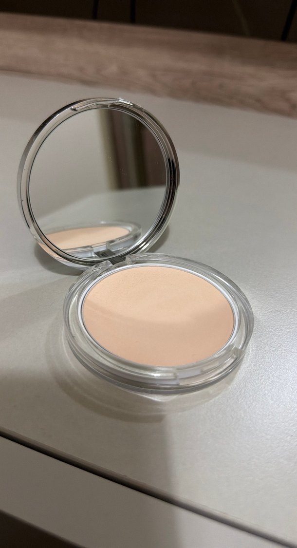 Clinique pudra - Görsel 3