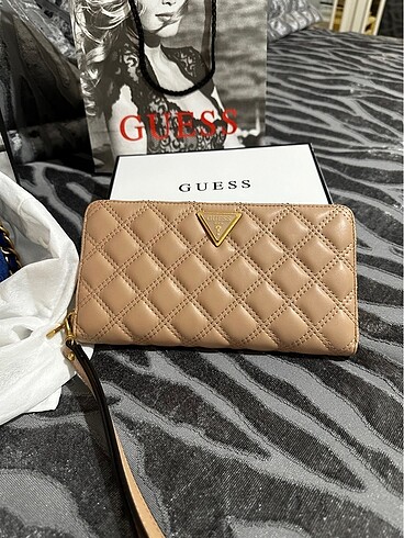 Orijinal Guess cüzdan sadece 1 kez kullanıldı