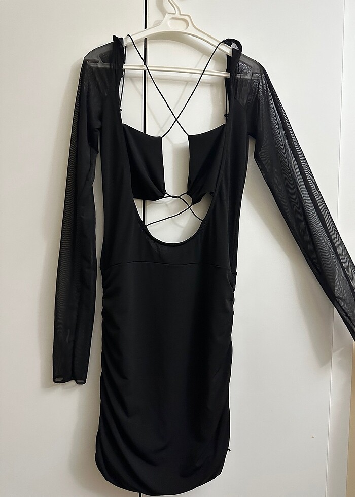 Etiketli siyah gece elbisesi - Görsel 2