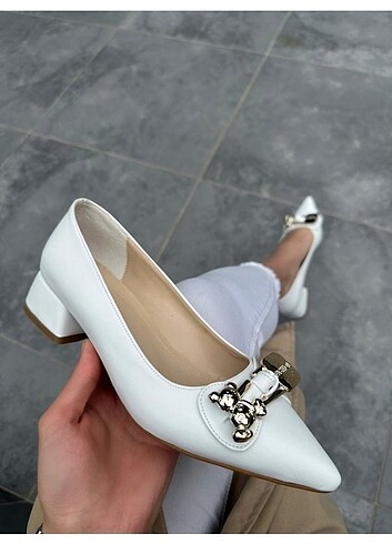 Diğer Beyaz Kısa Topuk Kadın Ayakkabı 