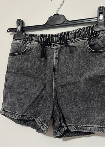 Gri Kemerli Kadın Kot Şort - Görsel 3