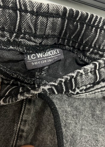 Gri Kemerli Kadın Kot Şort - Görsel 4