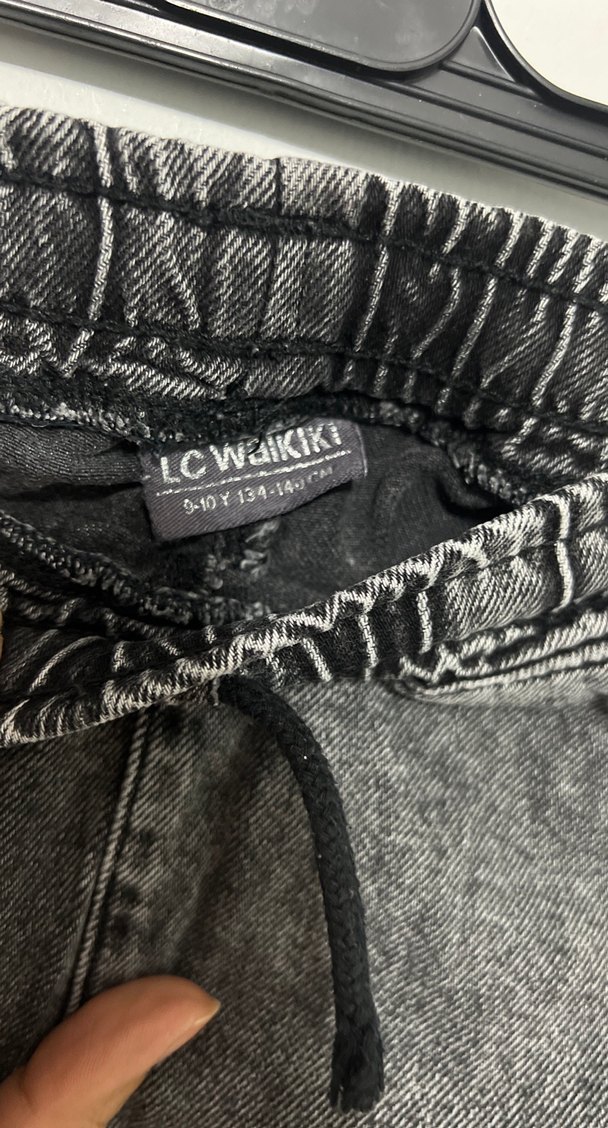 Gri Kemerli Kadın Kot Şort - Görsel 4