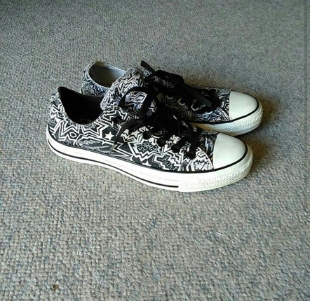 pek tatli converse