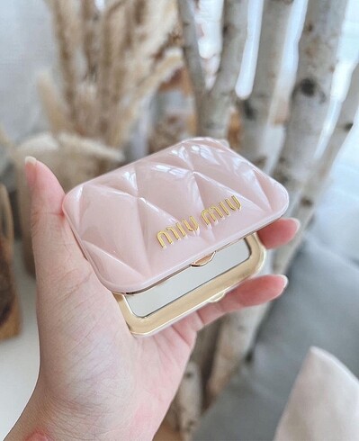 Miu Miu Miu Miu Ayna