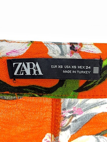xs Beden çeşitli Renk Zara Mini Şort %70 İndirimli.