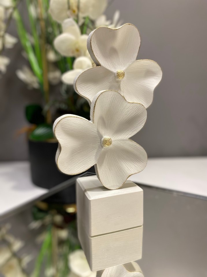 Beyaz Çiçek Figürin - Görsel 2