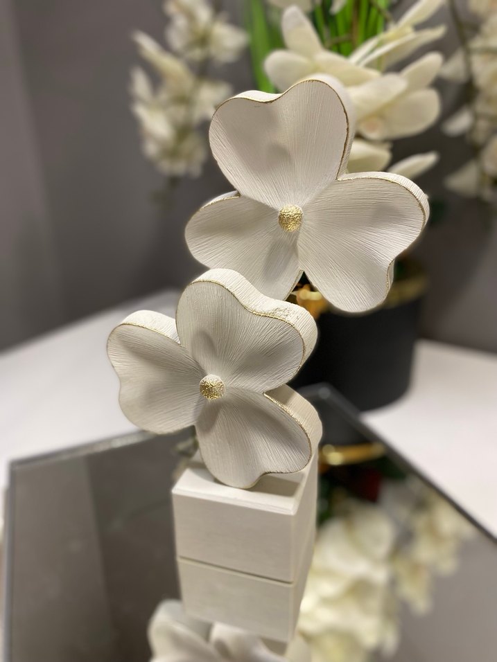 Beyaz Çiçek Figürin - Görsel 3