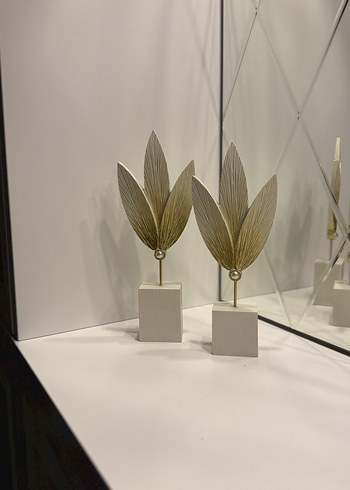 Gri yaprak figürlü beyaz dekoratif heykel - Görsel 2