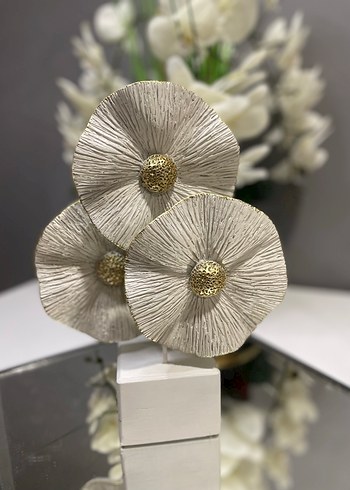 Beyaz Gri Dekoratif Çiçek Figürü - Görsel 5