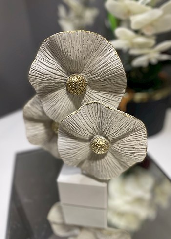 Beyaz Gri Dekoratif Çiçek Figürü - Görsel 2