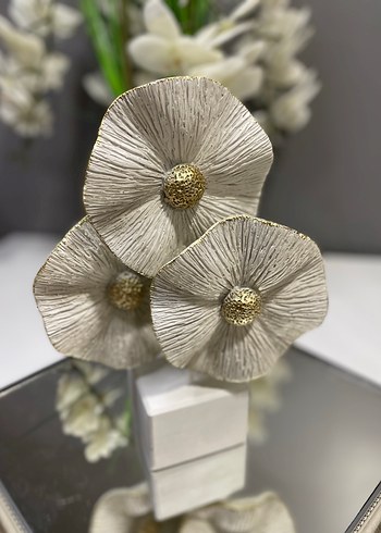 Beyaz Gri Dekoratif Çiçek Figürü - Görsel 3