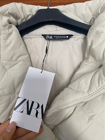 Zara Zara kapitone mont