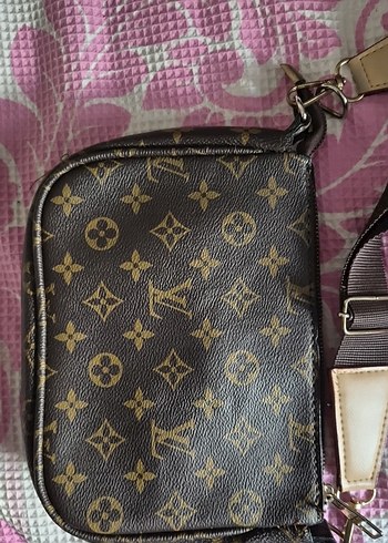 Kahverengi Deri Louis Vuitton Çapraz Çanta - Görsel 3