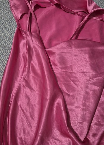 Pembe Parlak saten elbise - Görsel 2