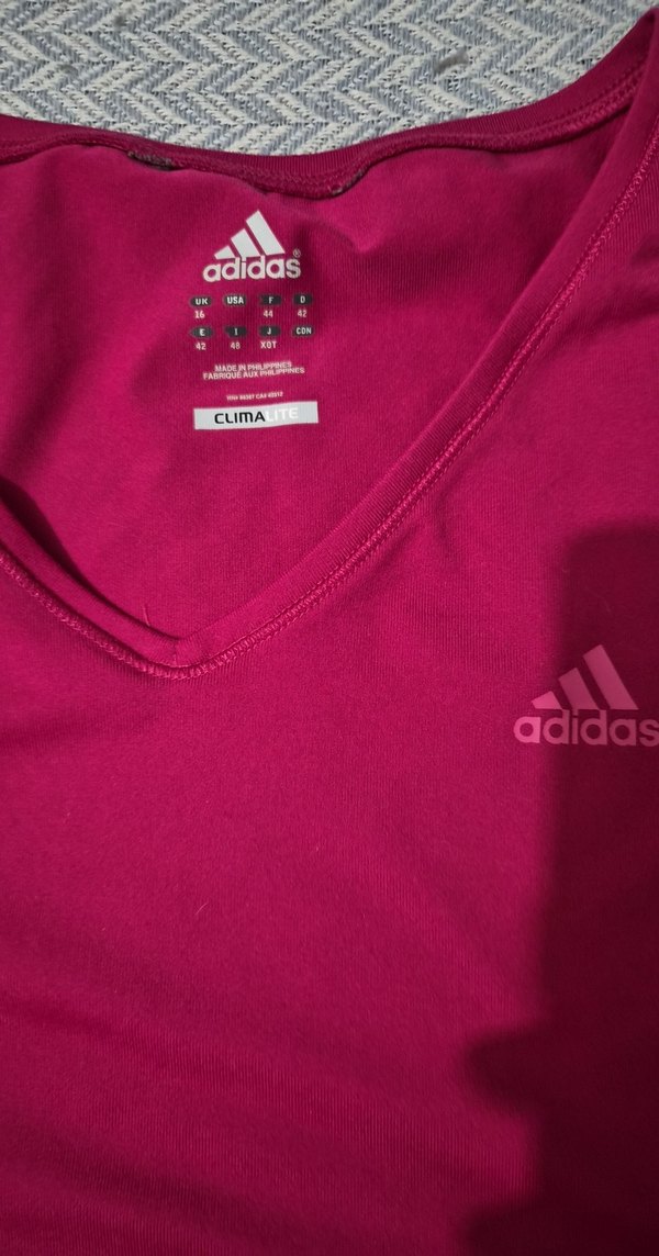 Kadın Koyu Pembe V Yakalı Spor Tişört - Görsel 2