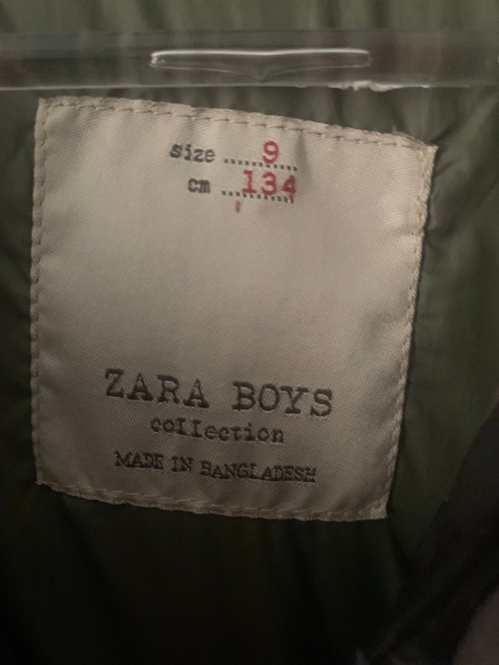 Zara Kamuflaj Desenli Kapüşonlu Şişme Yağmurluk — görsel 4/4