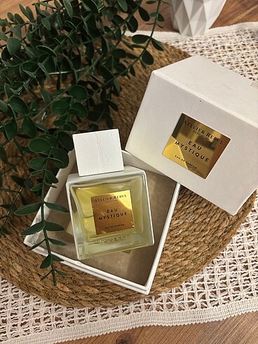ATELİER REBUL-EAU MYSTIQUE