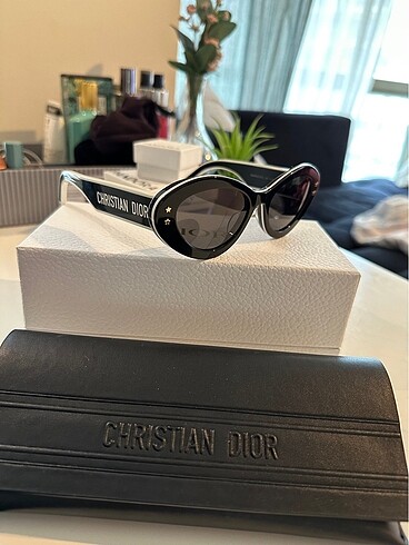 Christian Dior güneş gözlüğü