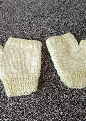 Kırmızı Kalp Detaylı Örgü Parmaksız Eldiven - Görsel 4