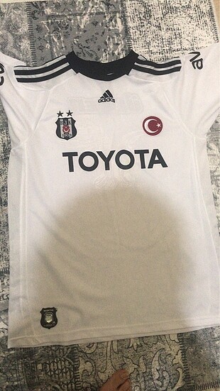 Önü Kartal Kabartmalı Beşiktaş Forması