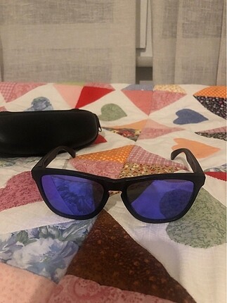 Oakley aynalı güneş gözlüğü