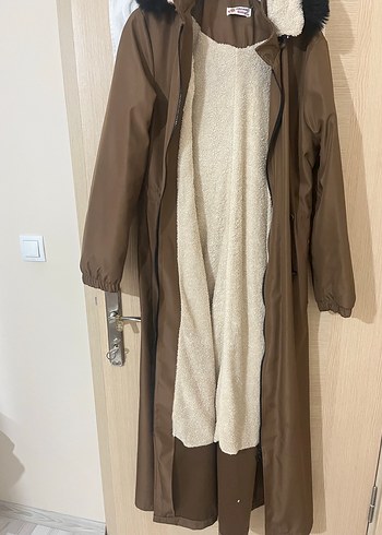 Kürklü Detaylı Uzun Kadın Kaban - Görsel 3