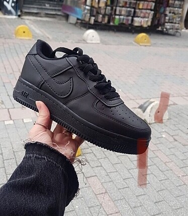 Siyah nike air ayakkabı
