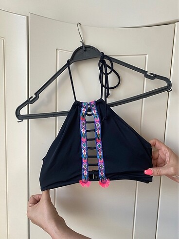 Bikini üstü