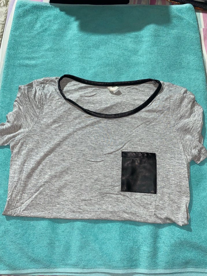 Gri Kısa Kollu kenarları deri - Görsel 2