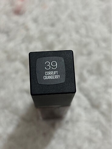  Beden maybelline vivid matte liquid 39 corrupt cranberry