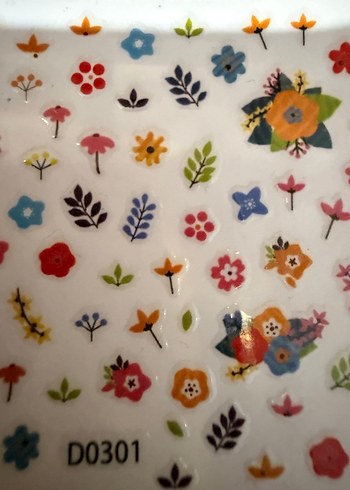 Renkli Çiçek Desenli Tırnak Süslemeleri D0301 - Görsel 2