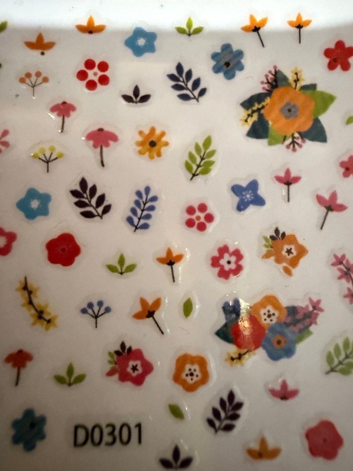 Renkli Çiçek Desenli Tırnak Süslemeleri D0301 - Görsel 2