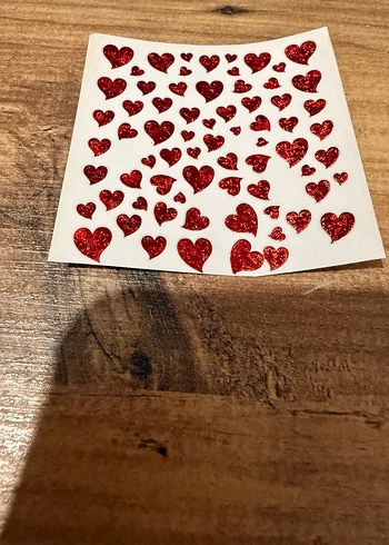 Parlak Kırmızı Kalp Tırnak Süsleri - Görsel 2