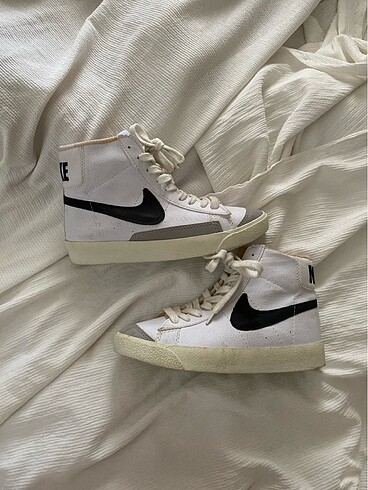 Nike blazer mid