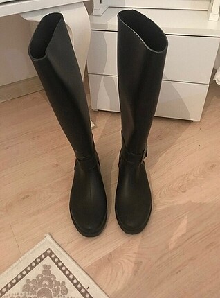 Yağmur çizmesi