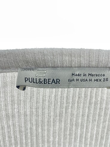 m Beden beyaz Renk Pull and Bear T-shirt %70 İndirimli.