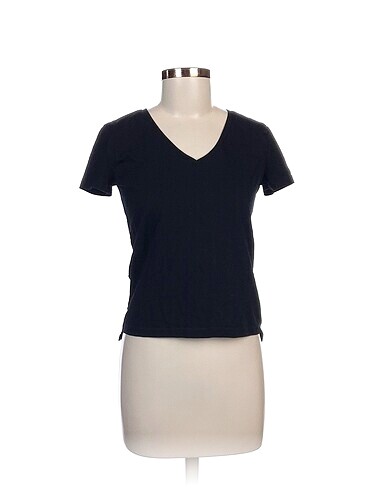 Dilvin T-shirt %70 İndirimli.