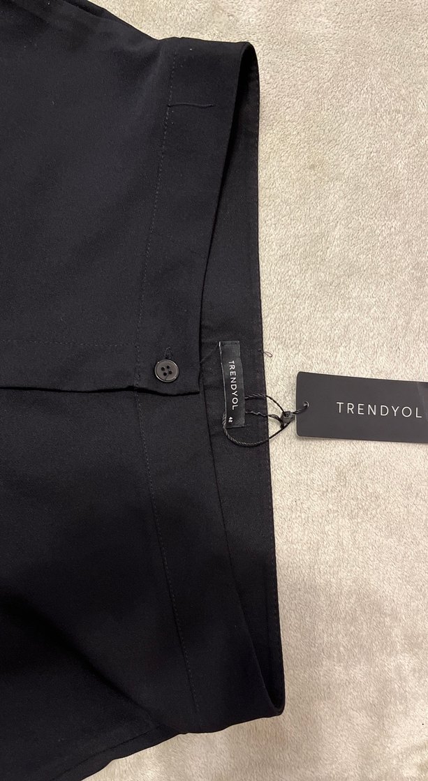 Düğmeli Siyah Kadın Kumaş Pantolon - Görsel 2