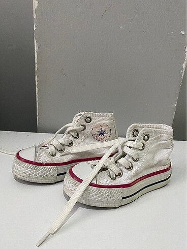 21 Beden Bebek ayakkabısı converse