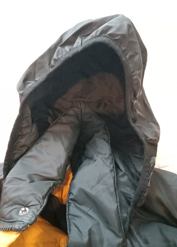 Sarı Siyah Kapüşonlu Erkek Çocuk Mont - Görsel 4