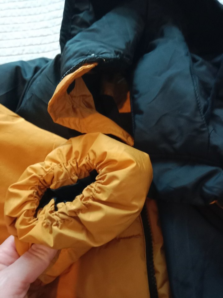 Sarı Siyah Kapüşonlu Erkek Çocuk Mont - Görsel 3