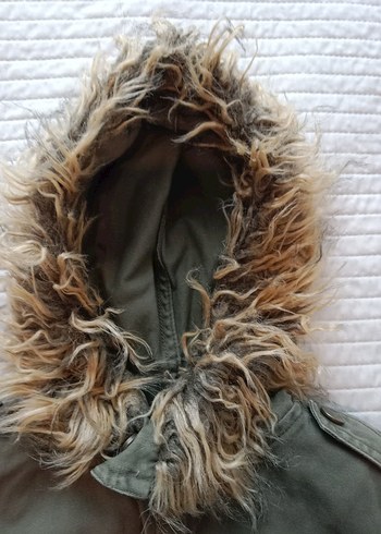 Haki Kapüşonlu Kürk Detaylı Kız Mont - Görsel 4