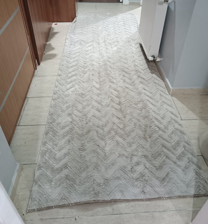 Gri ve krem rengi kaymaz taban halı - Görsel 4