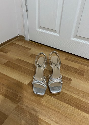 Gümüş Renkli Yılan Desenli platformlu Topuklu Ayakkabı - Görsel 4