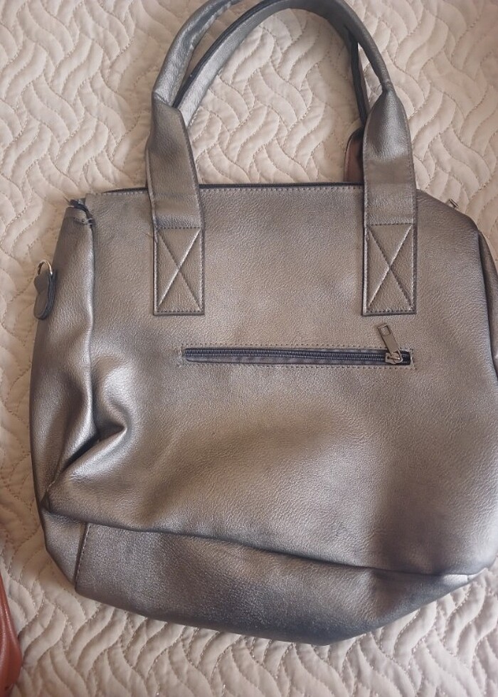 Parlak gri canta  - Görsel 4