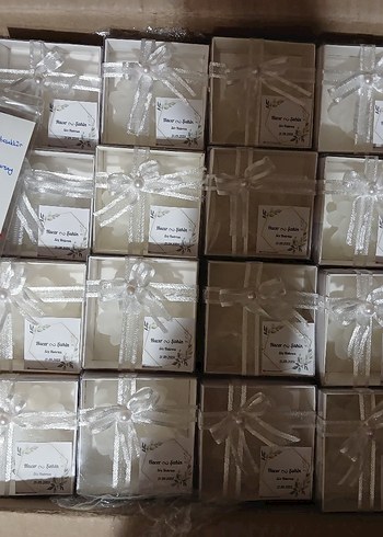 Beyaz Hediye Kutusu Zarif Fiyonk Detaylı - Görsel 4