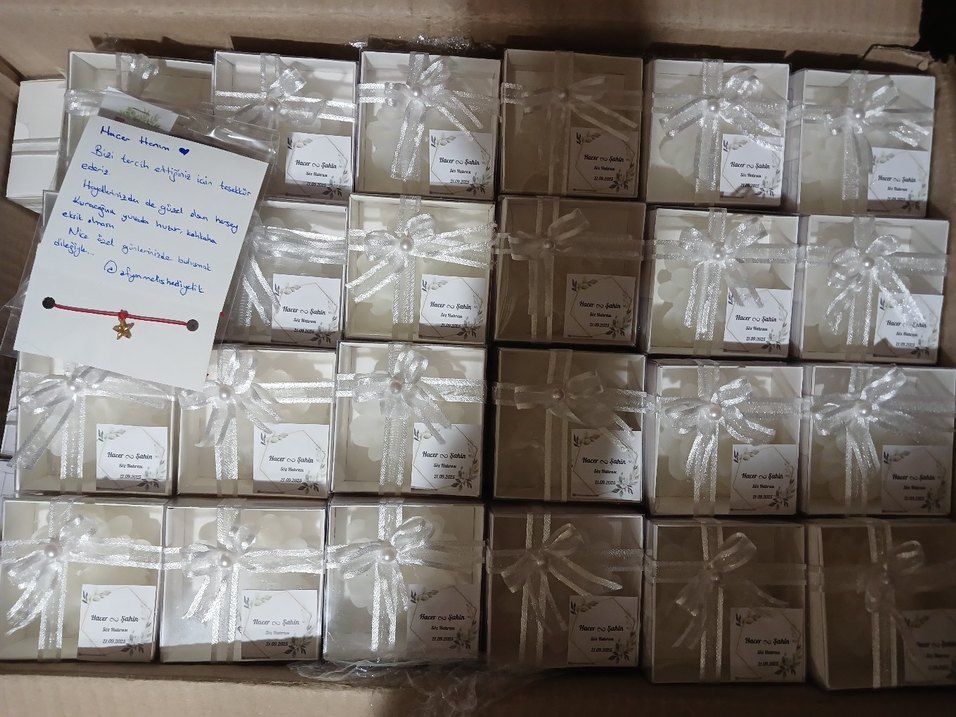 Beyaz Hediye Kutusu Zarif Fiyonk Detaylı - Görsel 4